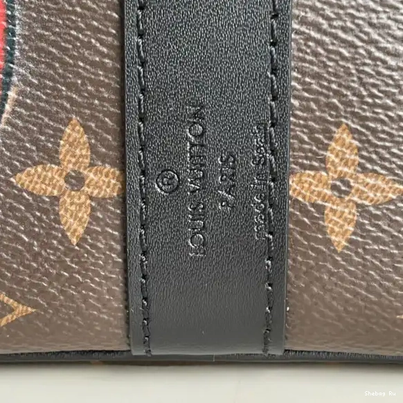 45 VUITTON BANDOULIÈRE KEEPALL LOUIS 0522
